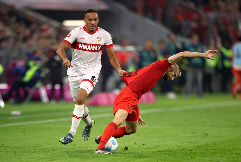 关于雷根斯堡战胜多特蒙德，引发球迷狂欢的信息